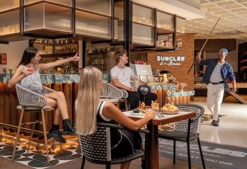 ホテル Tribe Phuket Patong By Accor