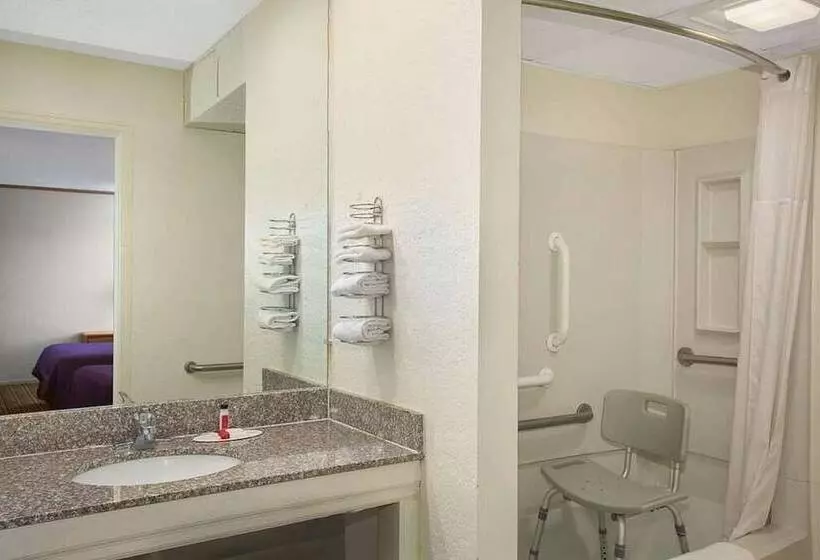 Economy Hotel Wichita  Florence St