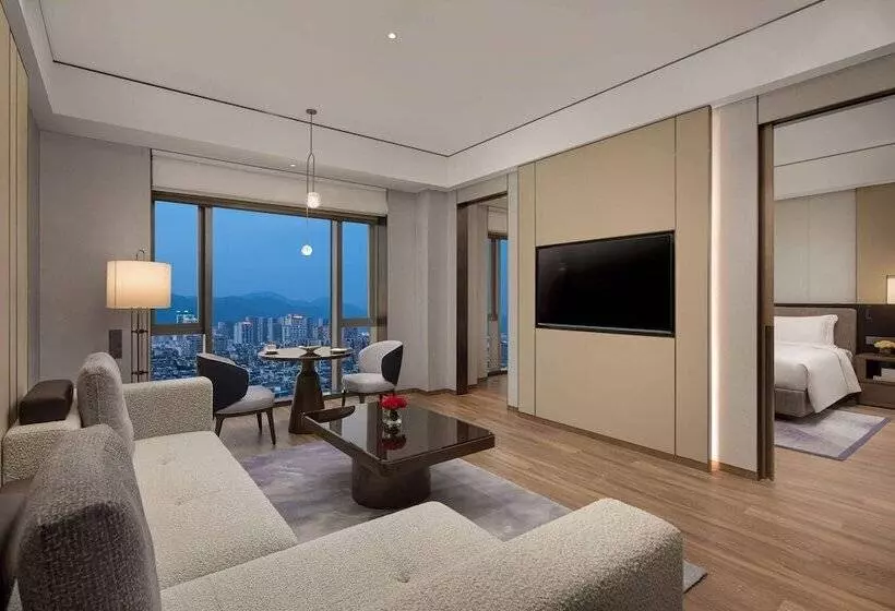 Hotelli Wyndham Grand Lishui Downtown