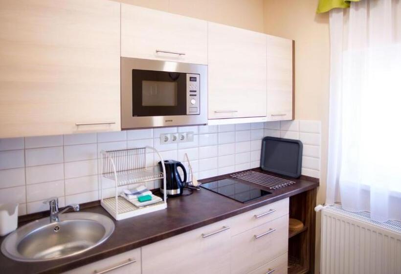 住宿加早餐  Irány Colorado Apartman