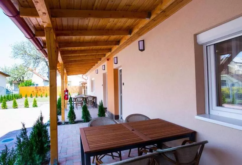 Aamiaismajoitus (B&B) Irány Colorado Apartman