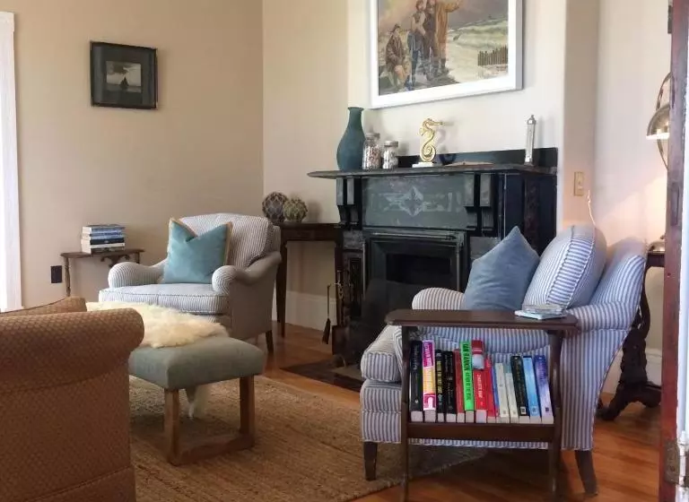 ベッドアンドブレックファースト The Library Inn