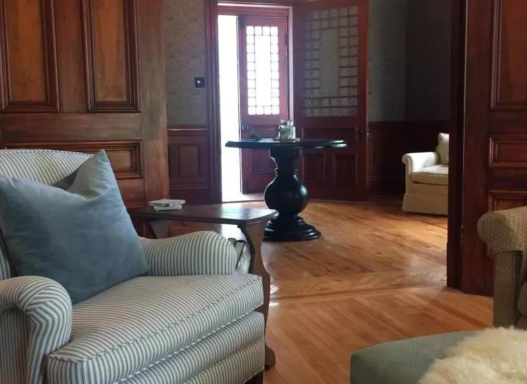 ベッドアンドブレックファースト The Library Inn