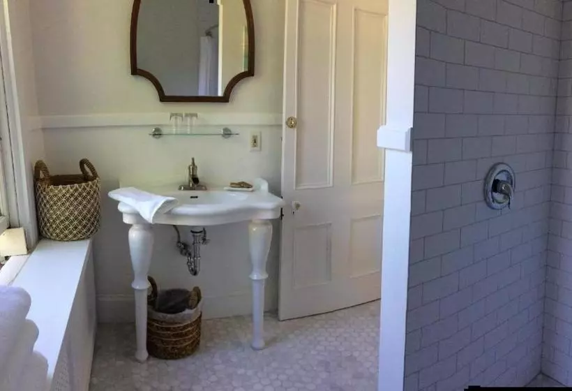 ベッドアンドブレックファースト The Library Inn