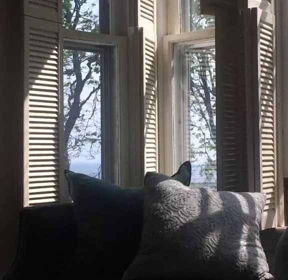 ベッドアンドブレックファースト The Library Inn