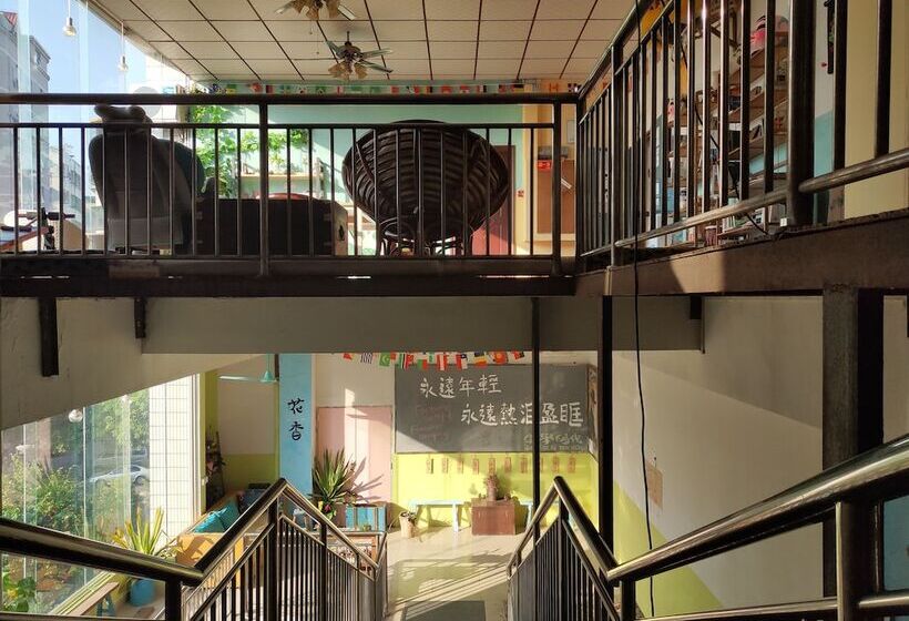 Foshan School Age Youth Hostel