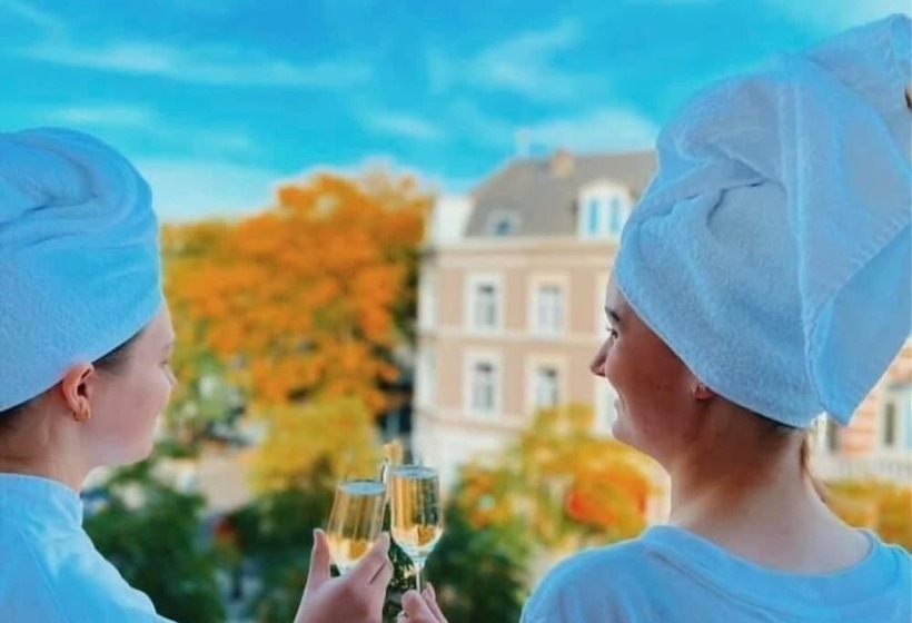 هتل Alex Maastricht