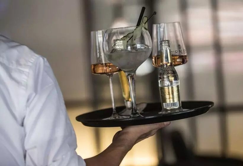 Hotelli Alex Maastricht