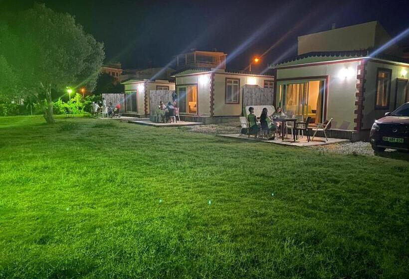 مُتل Reds Bungalow