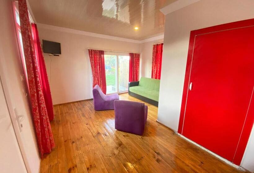 مُتل Reds Bungalow