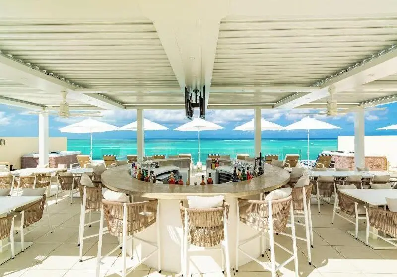 هتل Beachfront At Windsong On The Reef