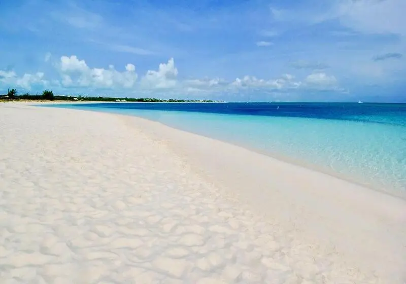 هتل Beachfront At Windsong On The Reef