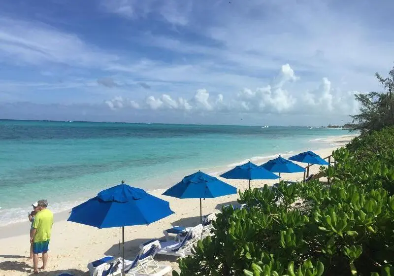 هتل Beachfront At Windsong On The Reef