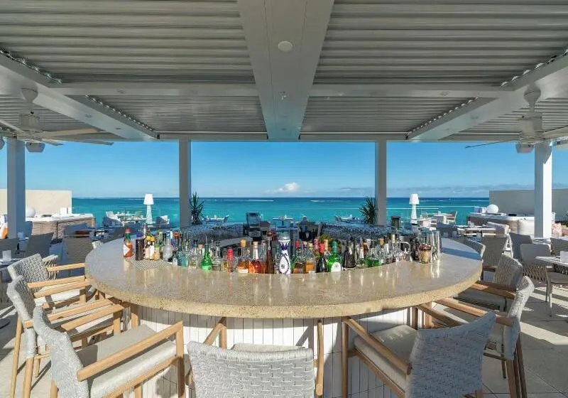 هتل Beachfront At Windsong On The Reef