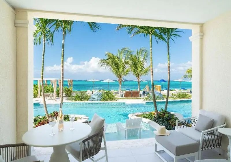 هتل Beachfront At Windsong On The Reef