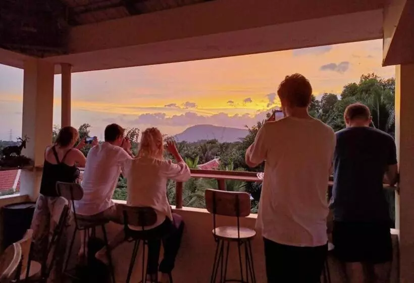 هاستل Karma Traders Kampot