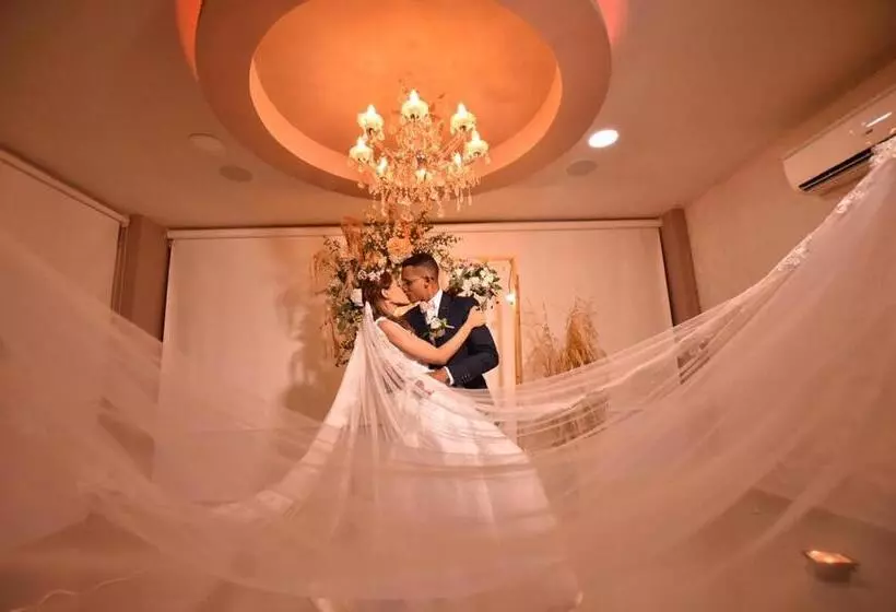 هتل Quarta Avenida