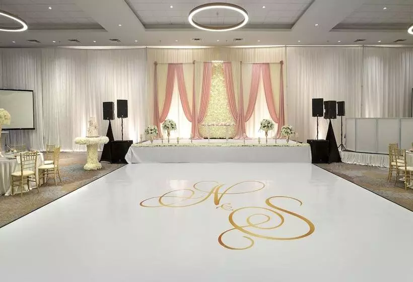 ホテル The Westin Calgary Airport