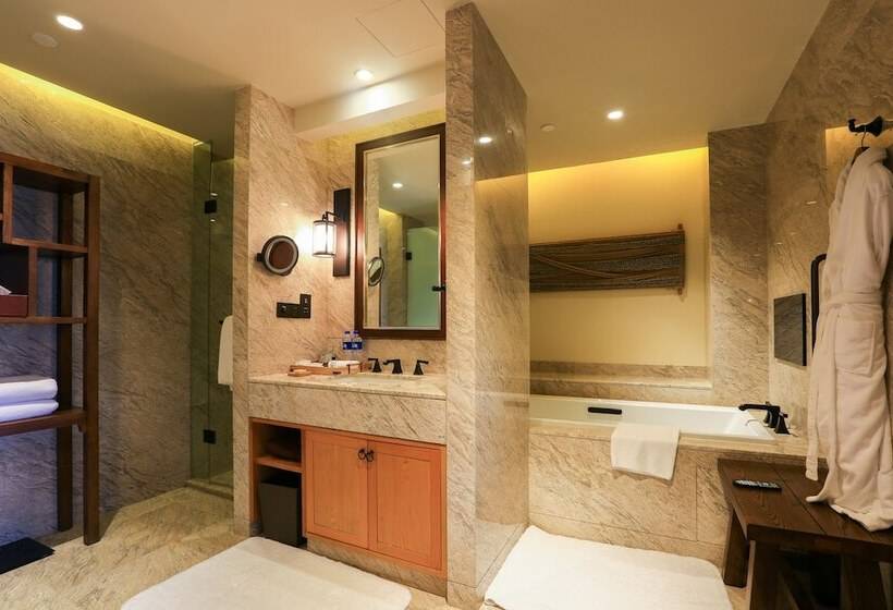 Hotel Jinmao Pureal Mountain Liiang