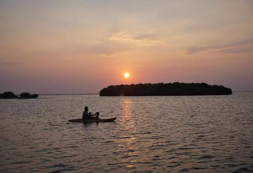 Kitelantis Hotel And Resort