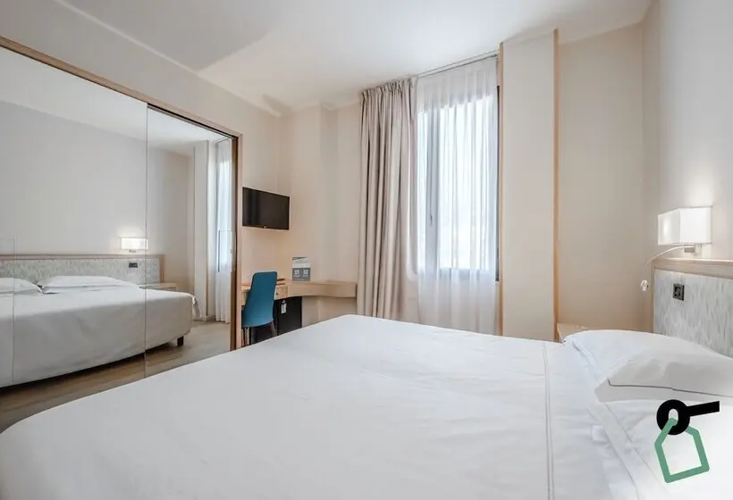 ホテル Hotiday Room Collection   Mediterranee Alassio