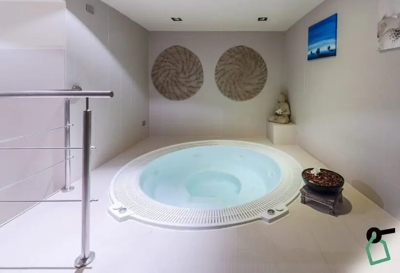 ホテル Hotiday Room Collection   Mediterranee Alassio