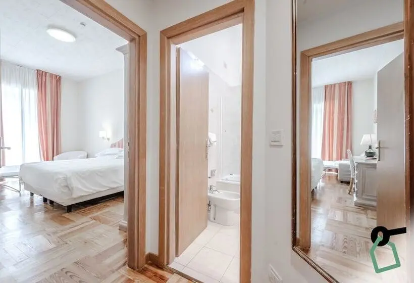 ホテル Hotiday Room Collection   Mediterranee Alassio