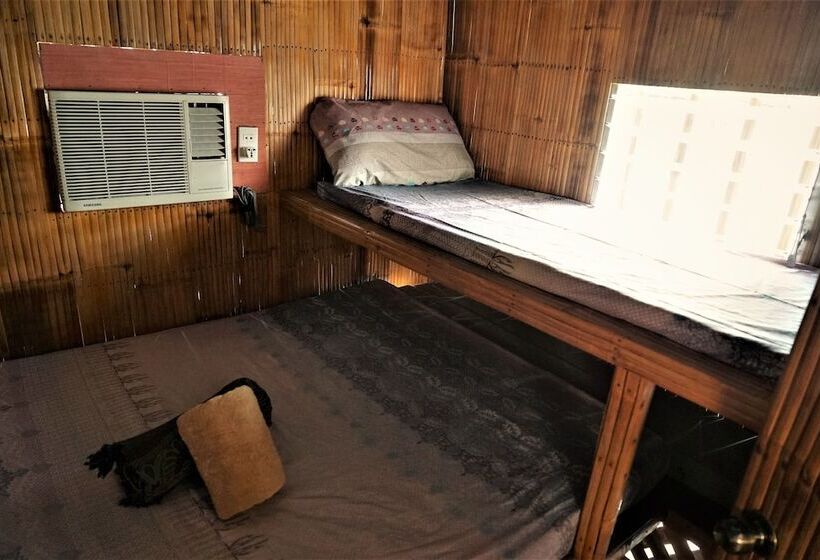 Hideaway Dive Hostel