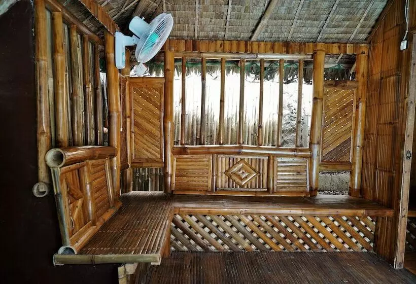 Hideaway Dive Hostel