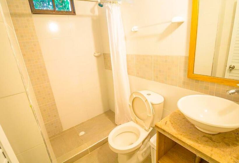 هتل On Vacation Magic Hill