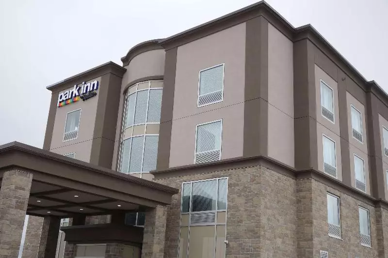 Hotelli Park Inn By Radisson Brampton, On