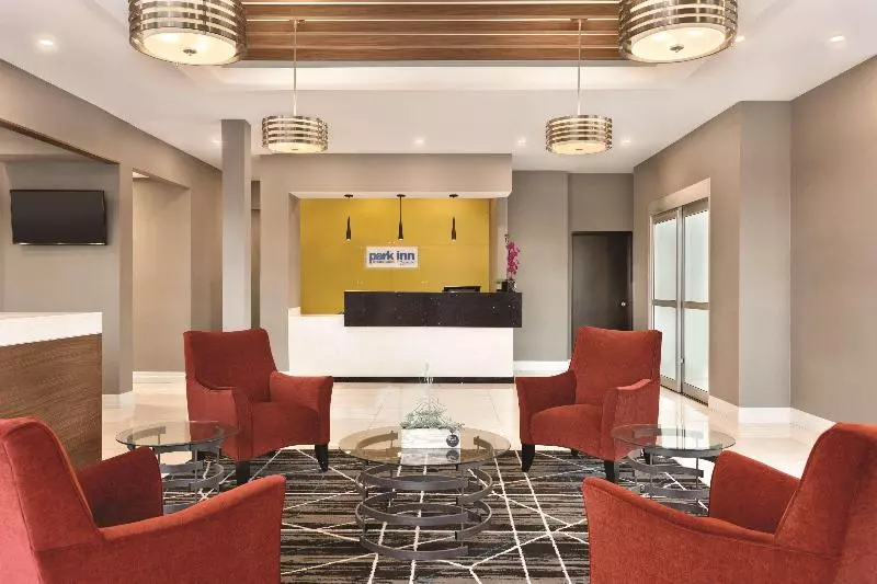 Hotelli Park Inn By Radisson Brampton, On