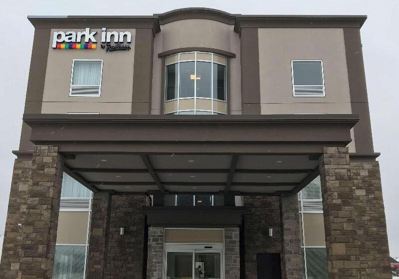Hotel Park Inn By Radisson Brampton, On