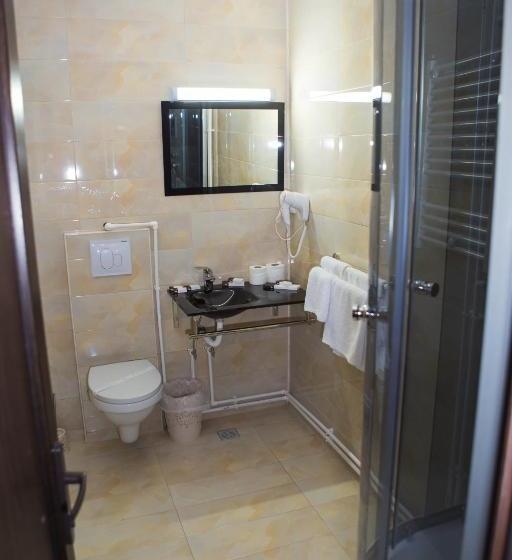 هتل Pensiunea Dallas