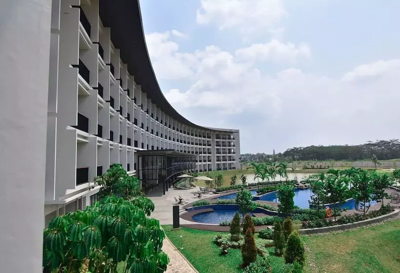 Hotelli Santika Premiere Bandara  Palembang