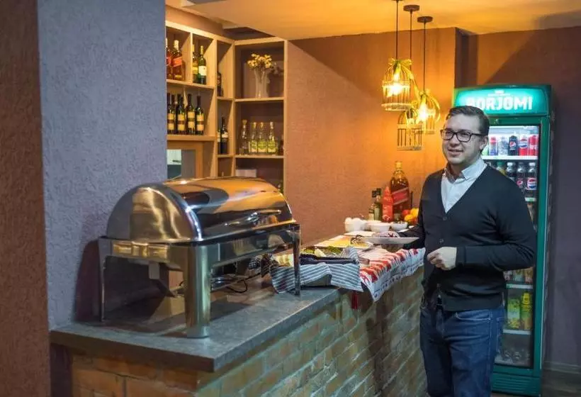 هتل Terrace Kutaisi