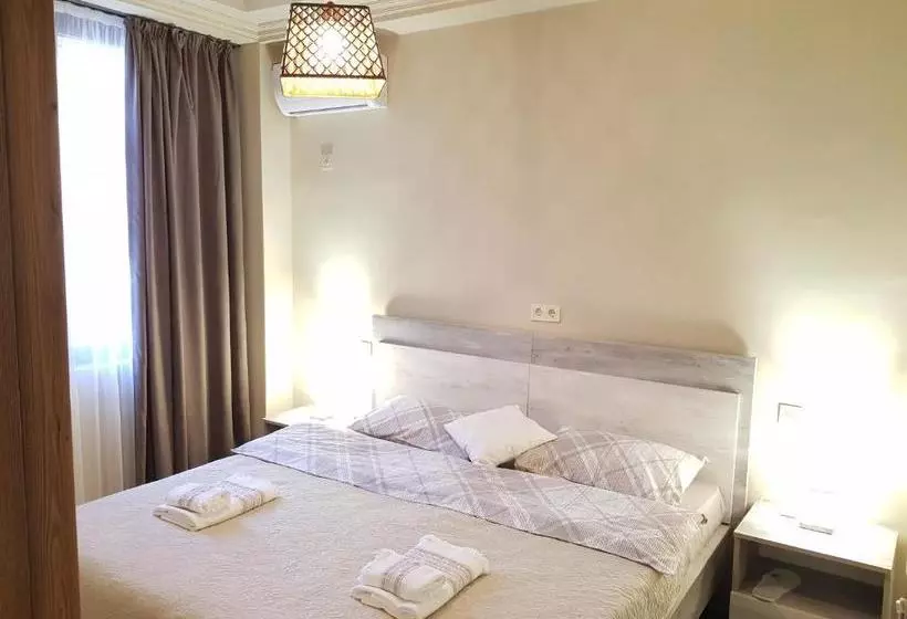 هتل Terrace Kutaisi