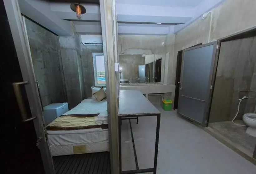 The Lodge Yangon Hostel