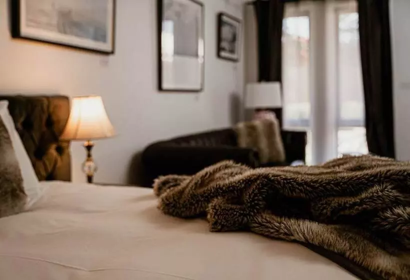 Daylesford Art Motel