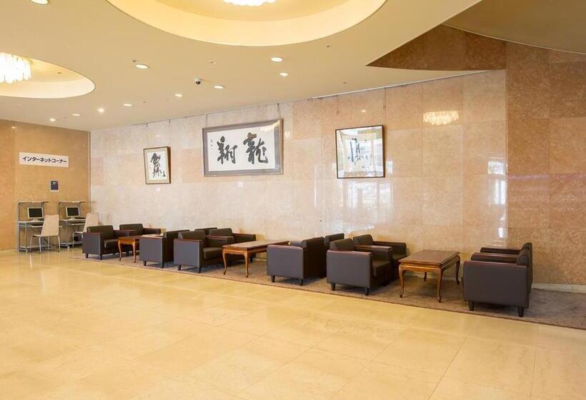 בית מלון כפרי Komoro Grand Castle