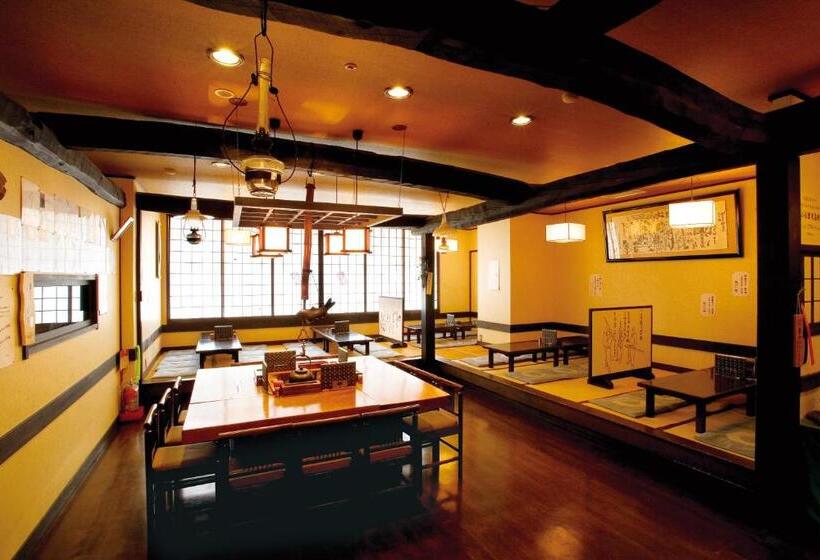 בית מלון כפרי Komoro Grand Castle