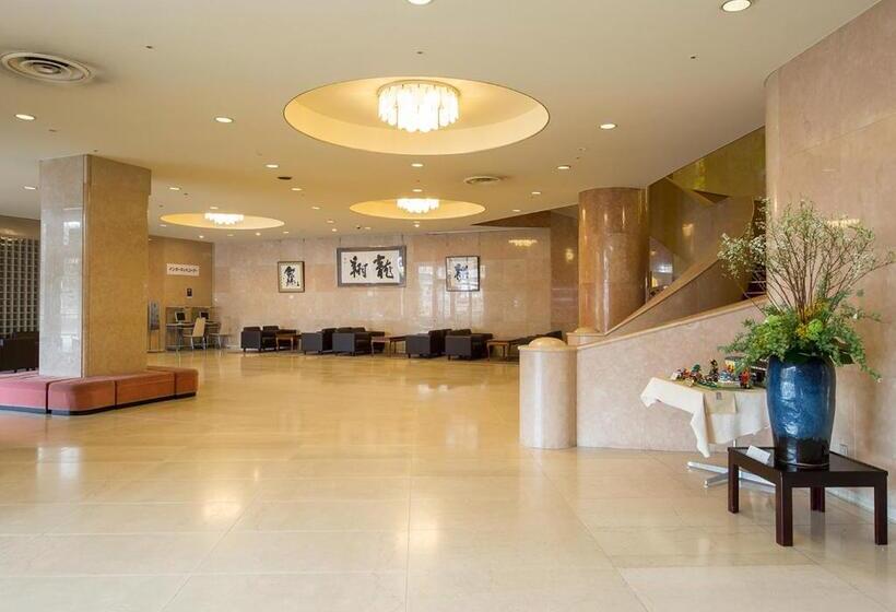 בית מלון כפרי Komoro Grand Castle