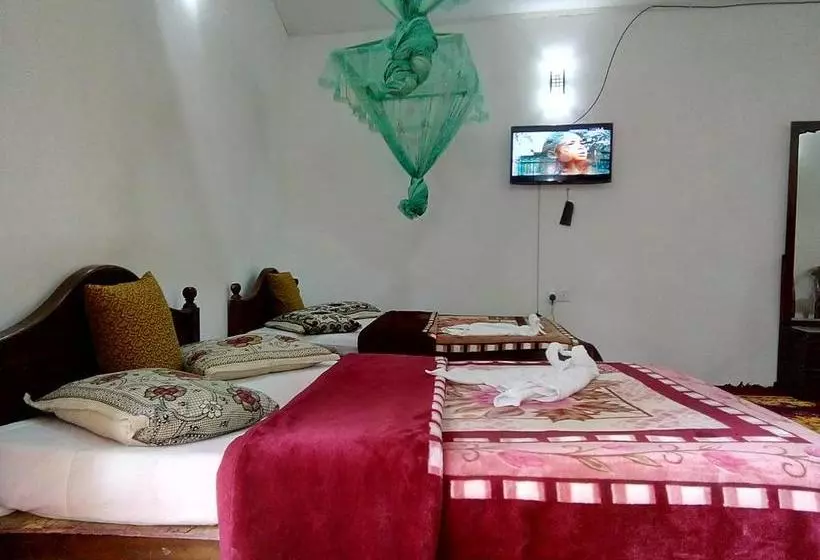 هتل The Inn On The River