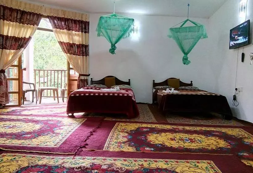 هتل The Inn On The River