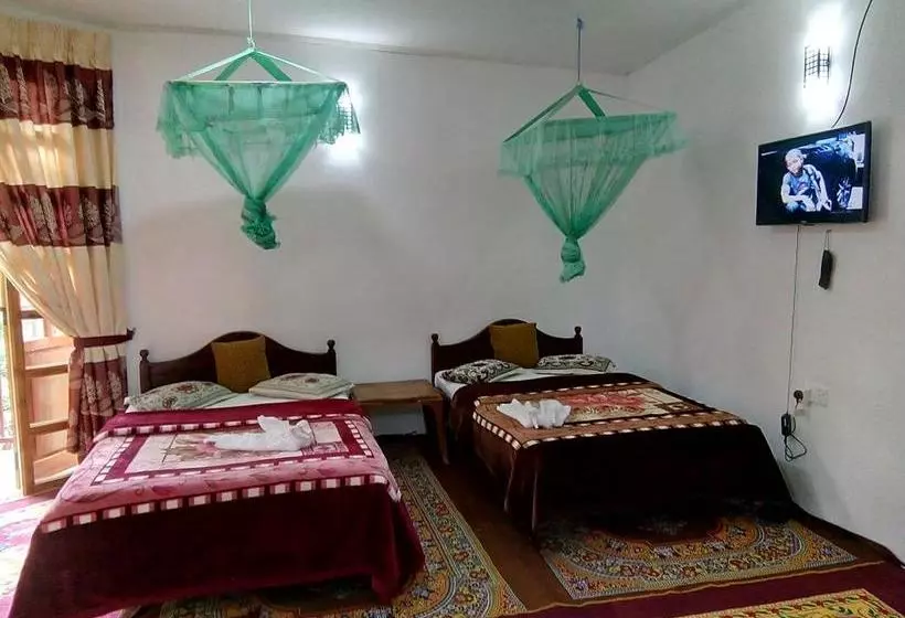 هتل The Inn On The River