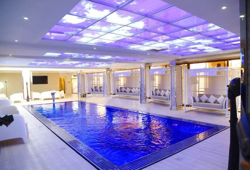 The Wells Carlton Hotel And Apartments