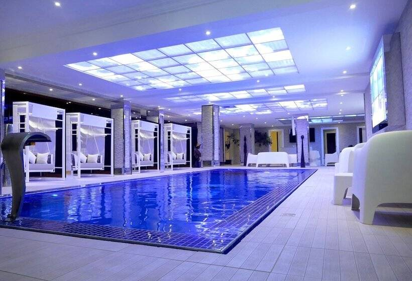 The Wells Carlton Hotel And Apartments