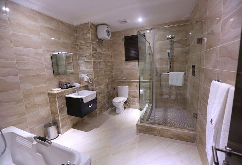 The Wells Carlton Hotel And Apartments