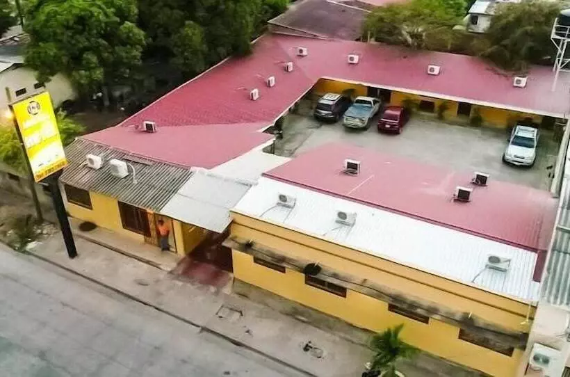 Mados Hotel Tamarindo