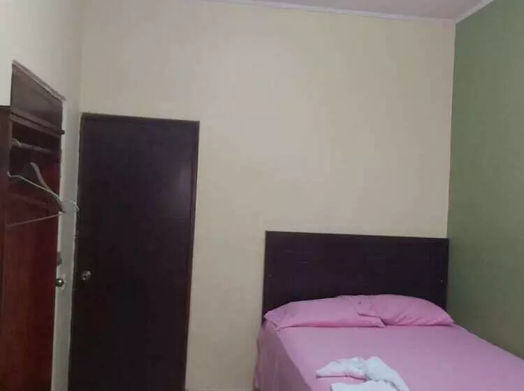 Mados Hotel Tamarindo